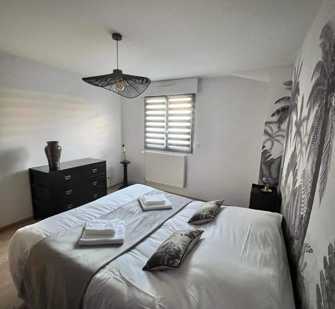 Le Loly Villa Clermont-Ferrand 0*,